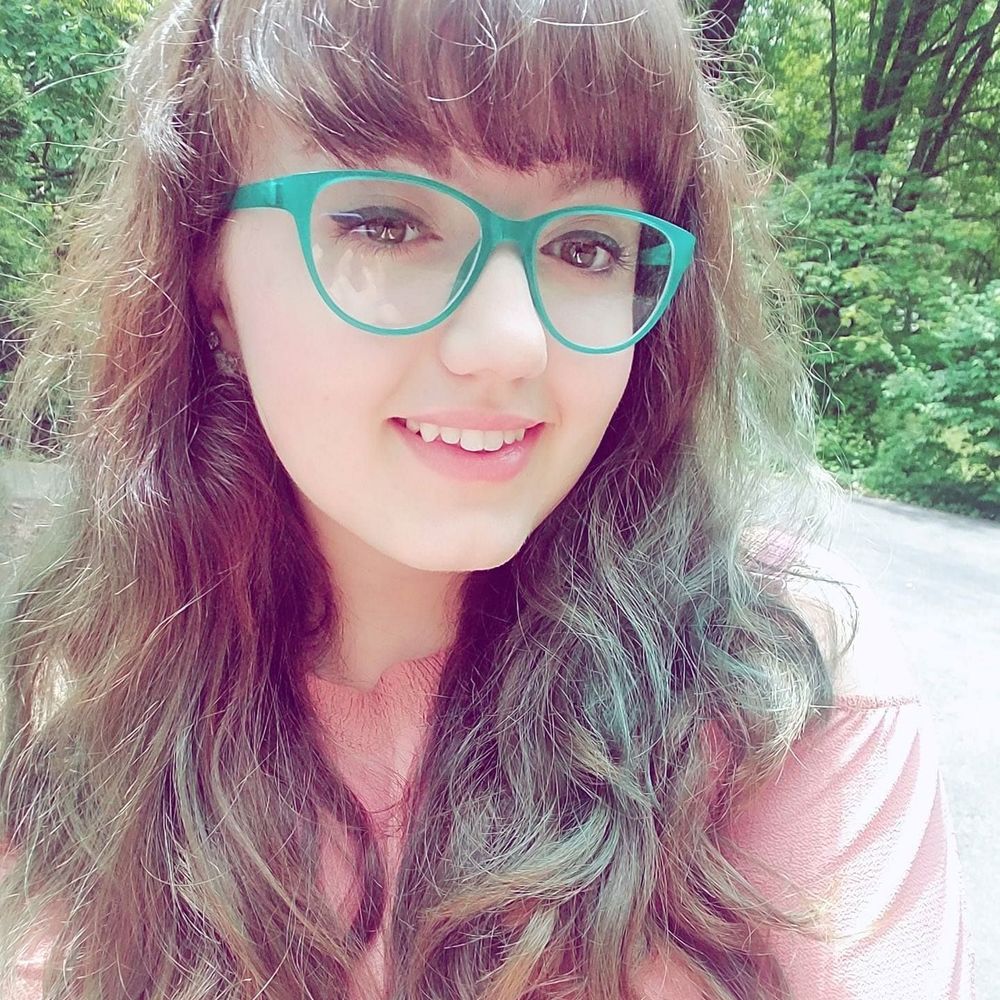 Meet your Posher, Genevieve